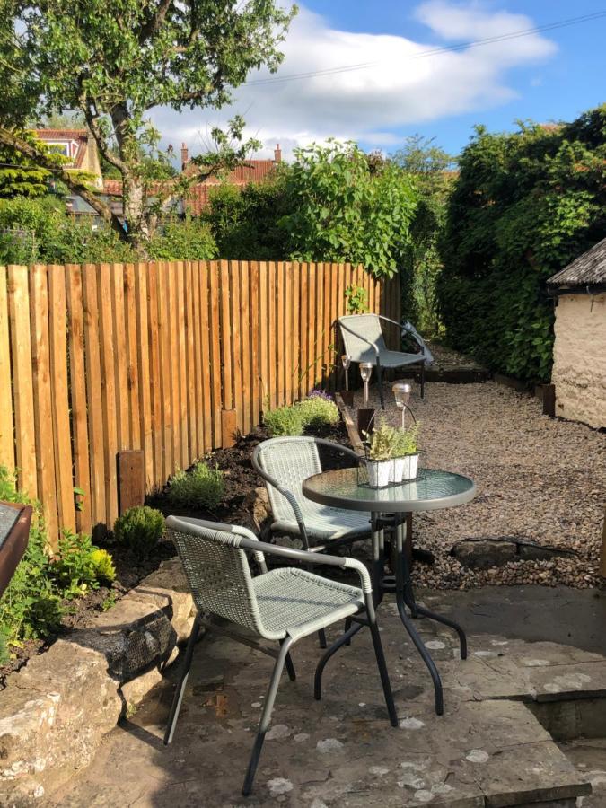 Hill Cottage, Thornton-Le-Dale 손턴 데일 외부 사진