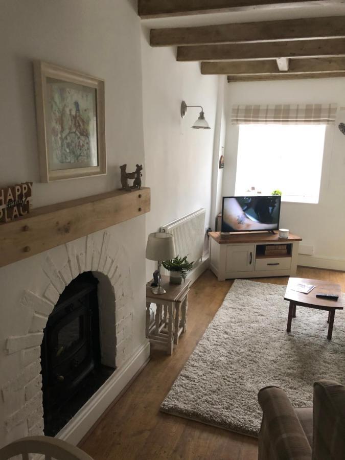 Hill Cottage, Thornton-Le-Dale 손턴 데일 외부 사진