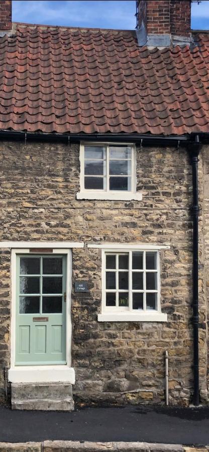 Hill Cottage, Thornton-Le-Dale 손턴 데일 외부 사진